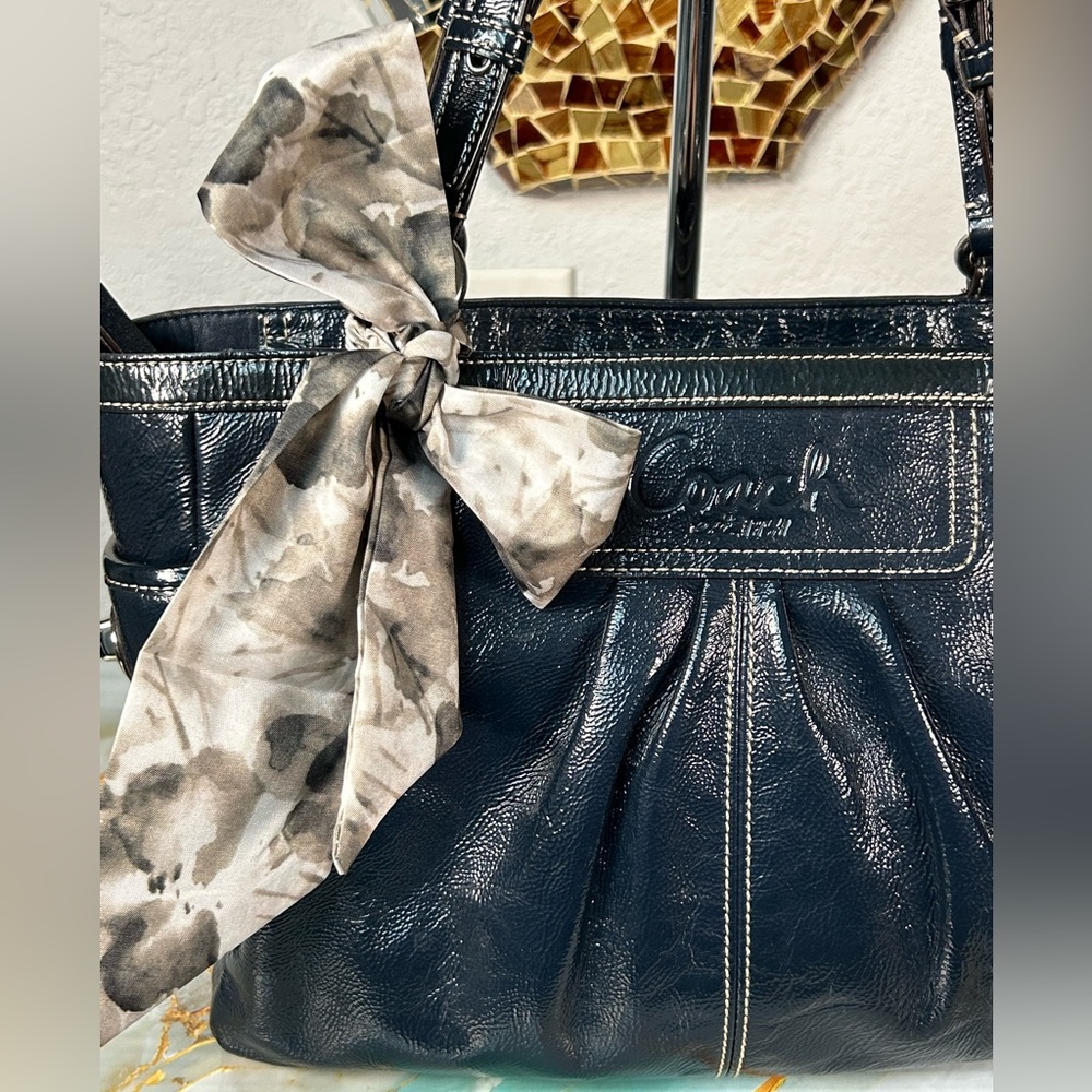 COACH 2009 Gallery Navy Blue Patent Leather Shoulder Bag 💙 - Picture 9 of 17